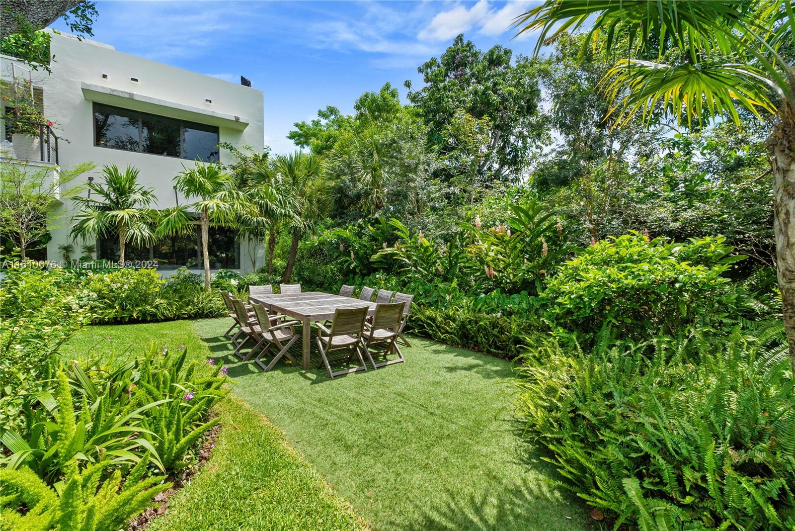 GRANADA PARK AMD - Residential