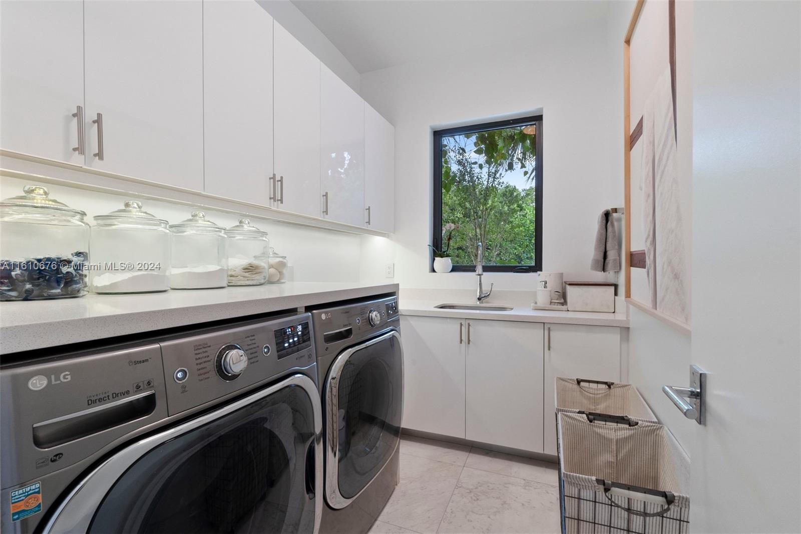 GRANADA PARK AMD - Residential