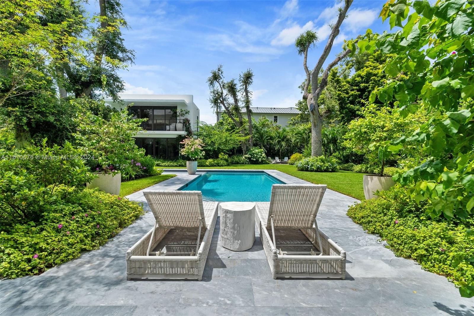GRANADA PARK AMD - Residential