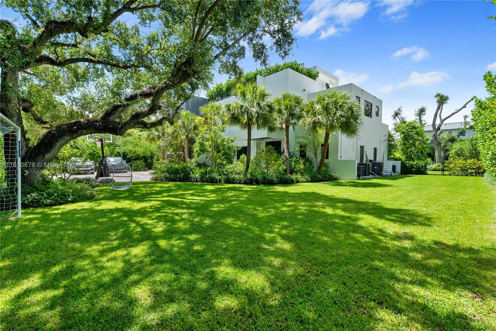 GRANADA PARK AMD - Residential