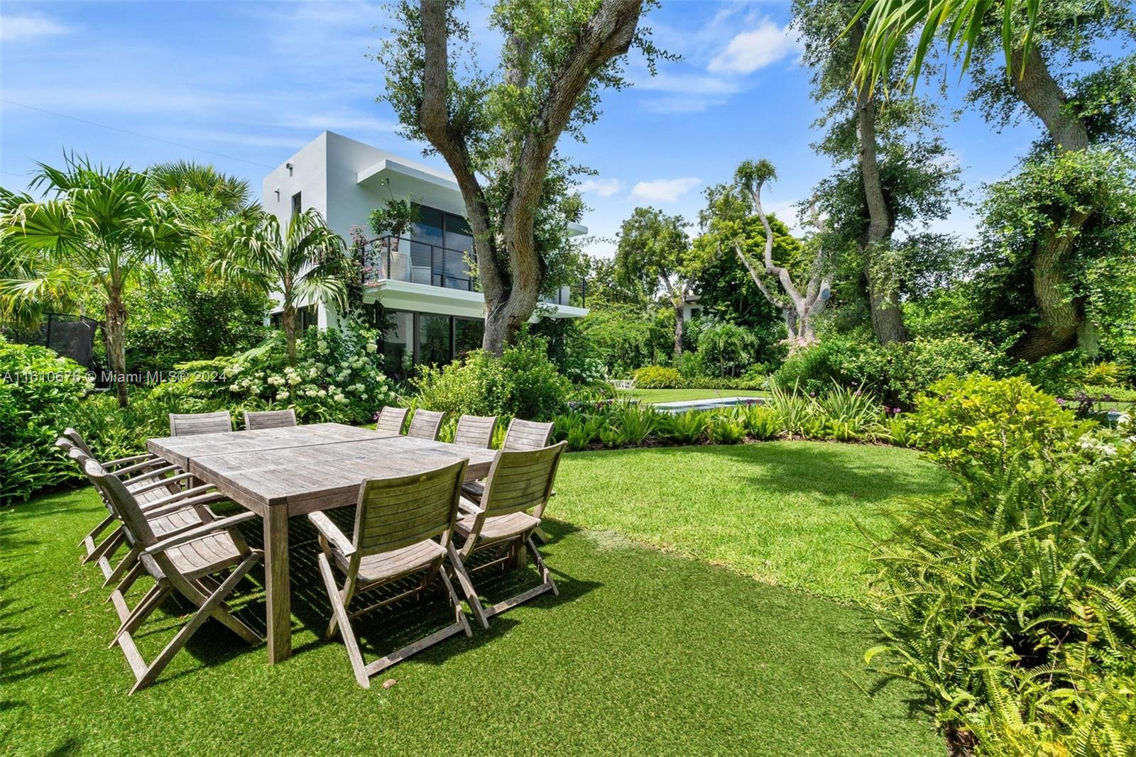 GRANADA PARK AMD - Residential