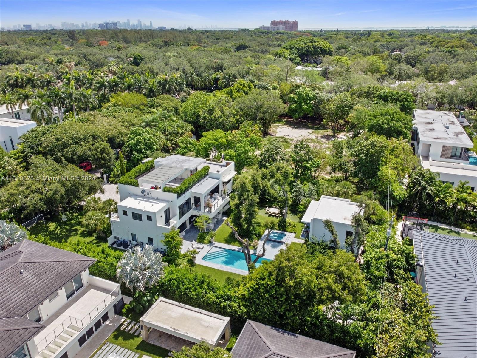GRANADA PARK AMD - Residential