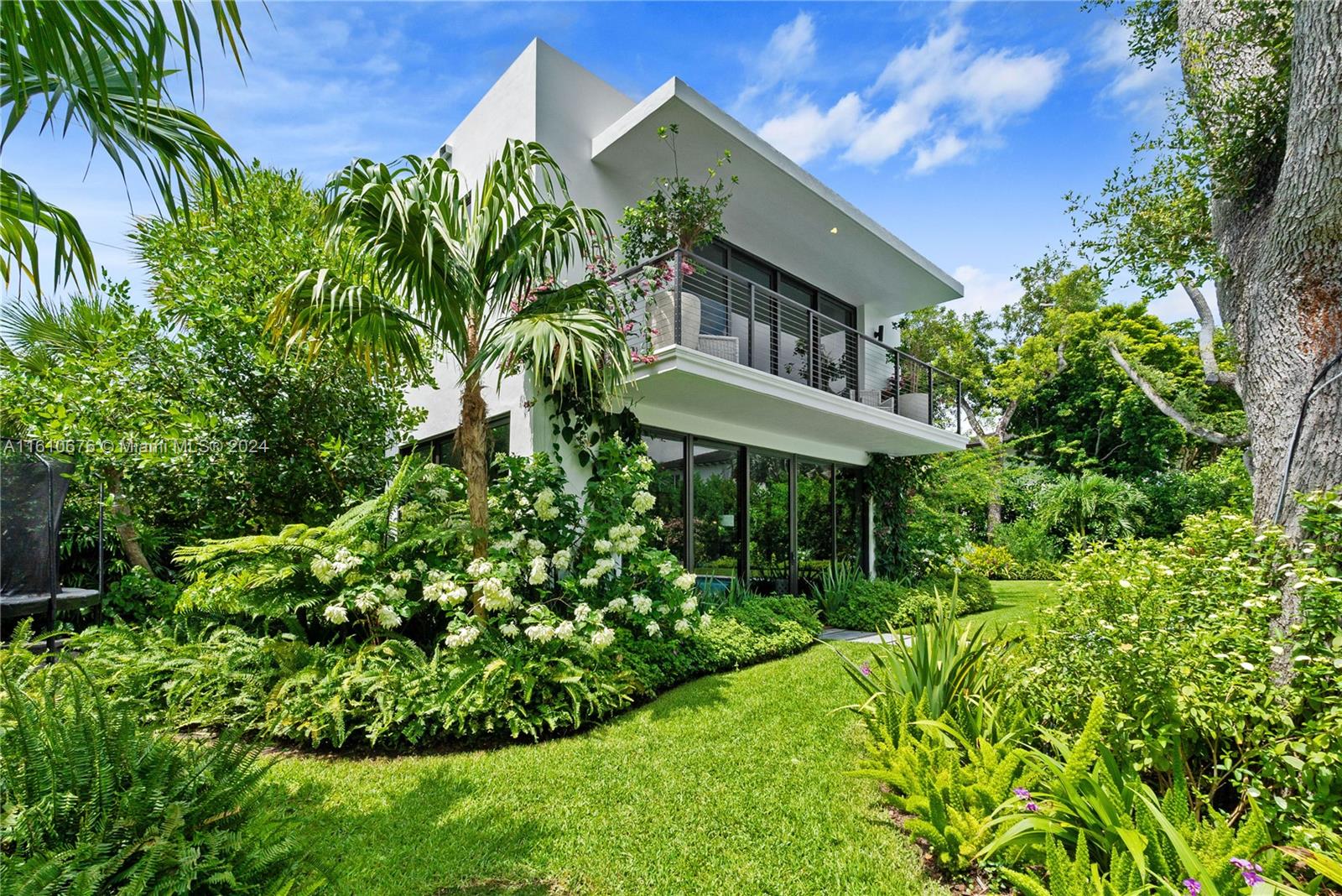 GRANADA PARK AMD - Residential