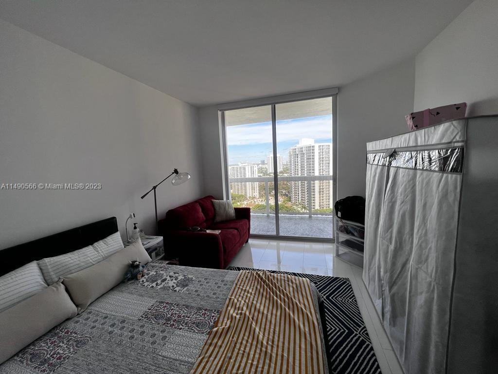 THE LANDMARK CONDO - Residential