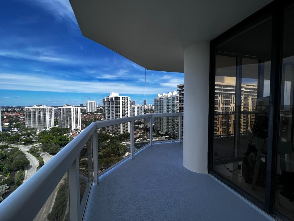 THE LANDMARK CONDO - Residential