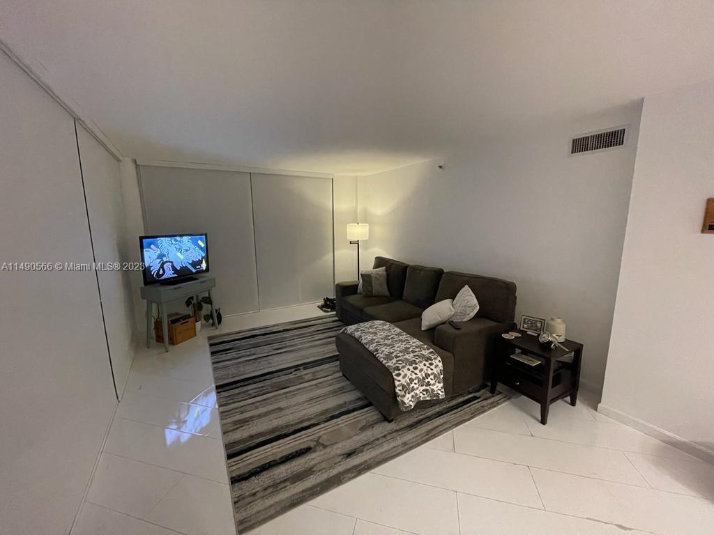 THE LANDMARK CONDO - Residential