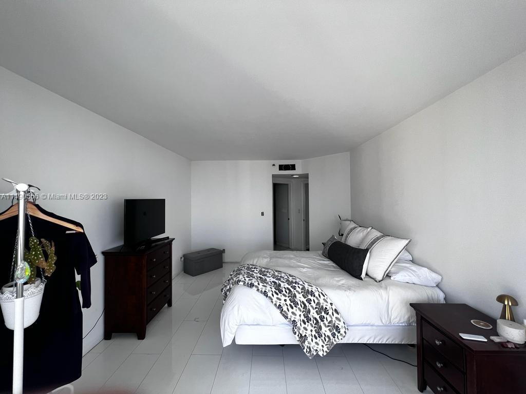THE LANDMARK CONDO - Residential