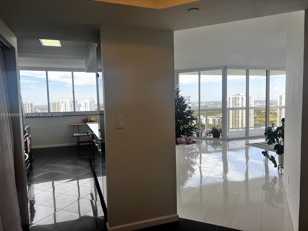 THE LANDMARK CONDO - Residential