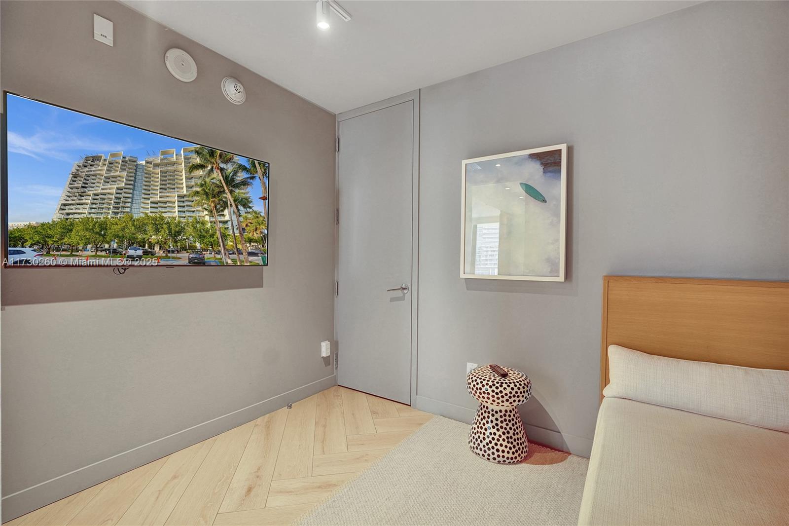 2201 COLLINS AVE CONDO - Residential