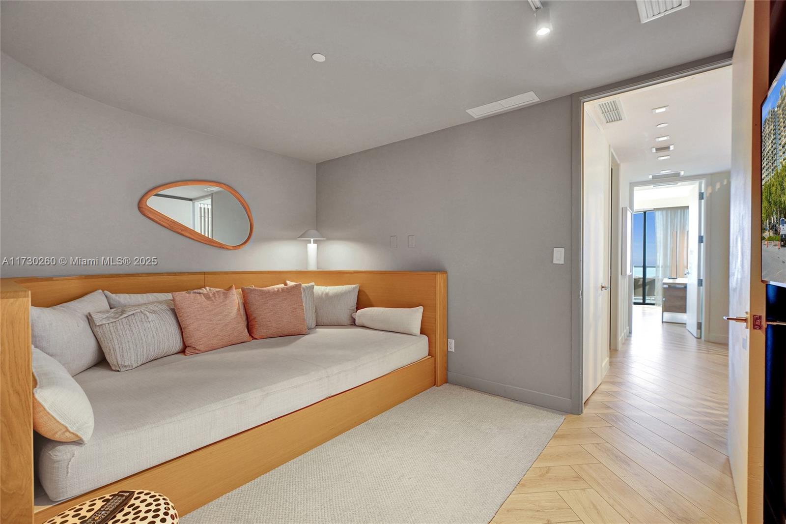 2201 COLLINS AVE CONDO - Residential