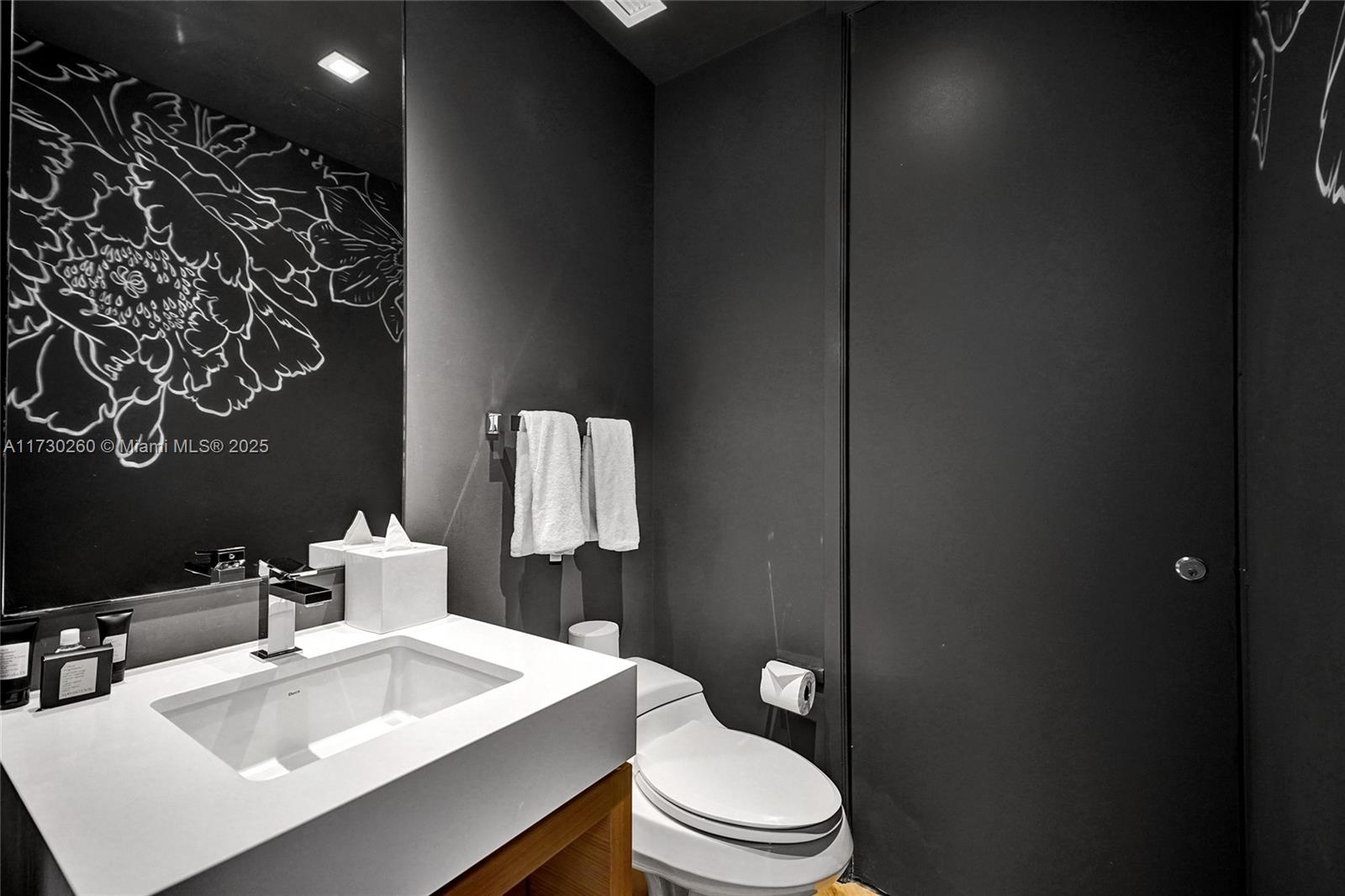 2201 COLLINS AVE CONDO - Residential