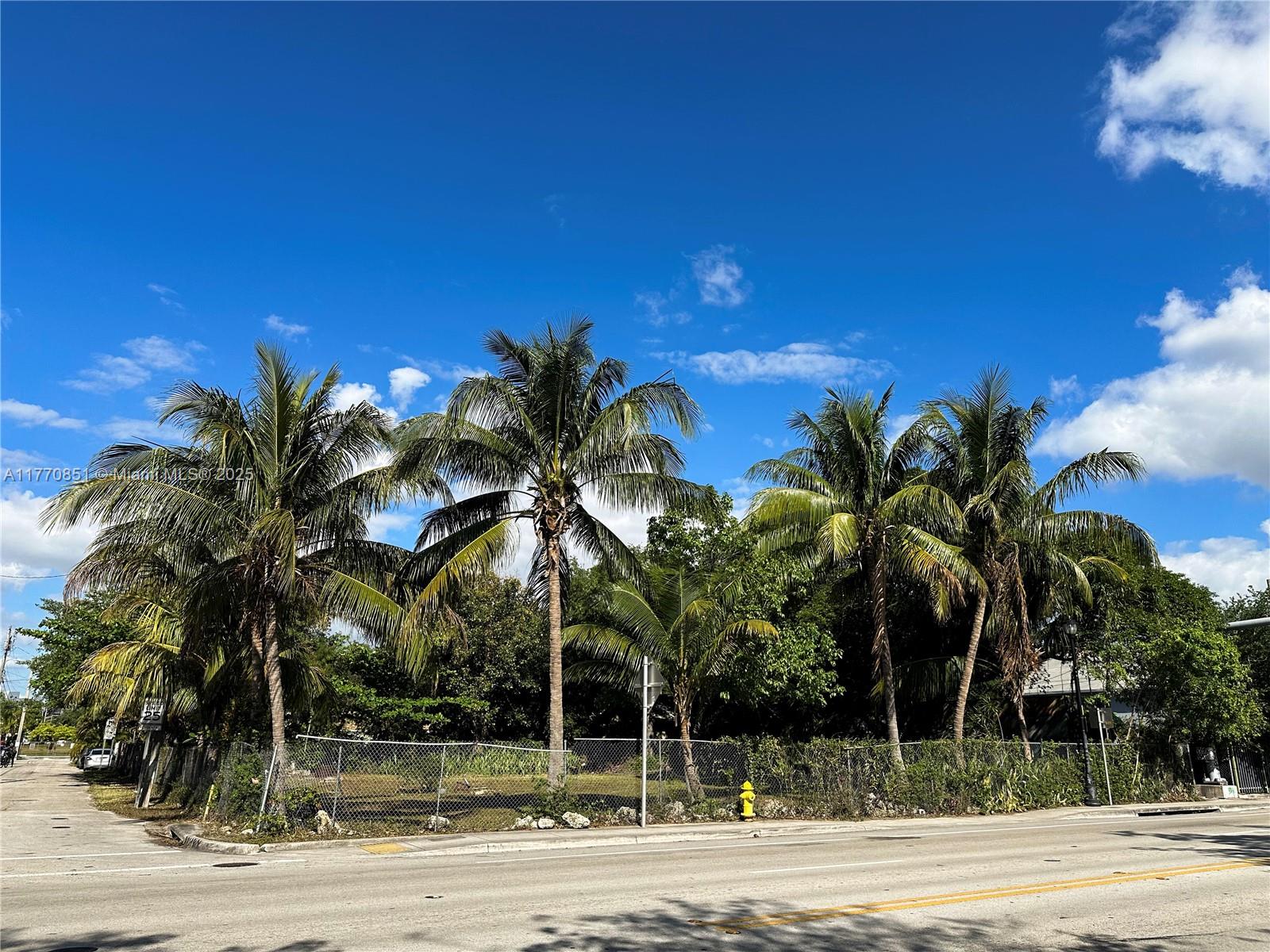 Spacious land for lease, situated along the bustling NE 2 Ave in the vibrant center of Little Haiti, offering versatile commercial opportunities. Ideal for a variety of ventures including but not limited to nurseries, food truck operations, outdoor dining establishments, entertainment venues, yoga, paddle ball courts, soccer fields, and hosting outdoor events. Positioned at a prominent corner location, ensuring heightened visibility on a significant thoroughfare.