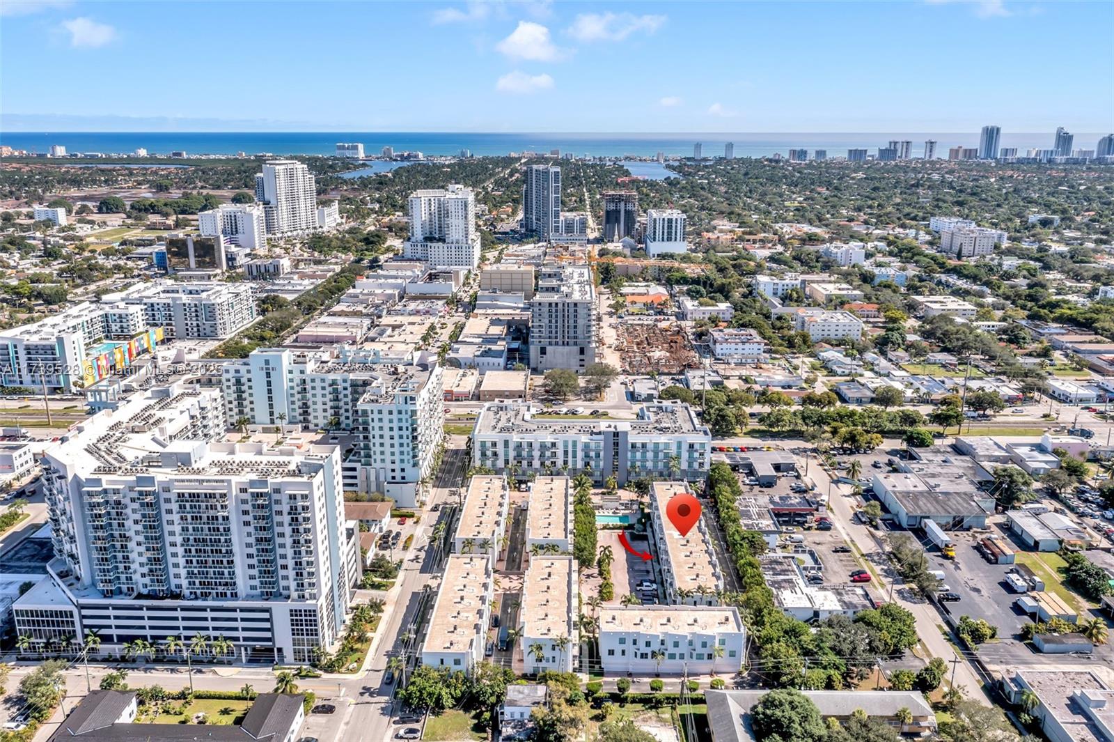 HOLLYWOOD LITTLE RANCHES - Residential