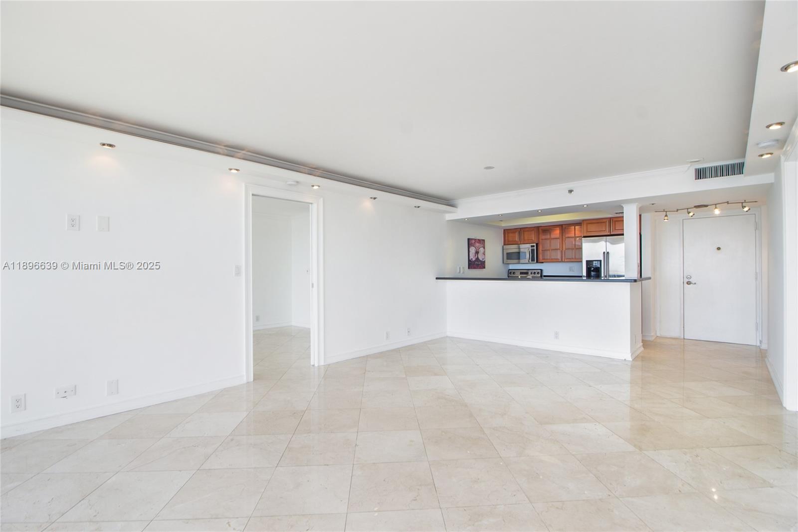 THE GRANDVIEW PALACE COND - Residential