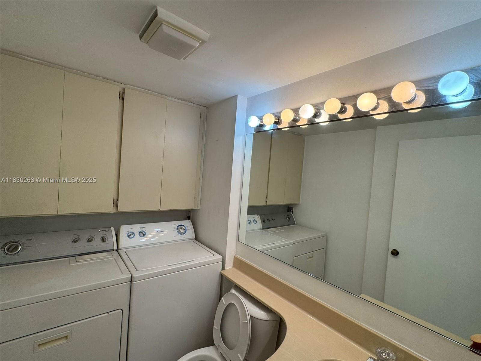 WATERSIDE LUXURY TOWNHOME - Residential