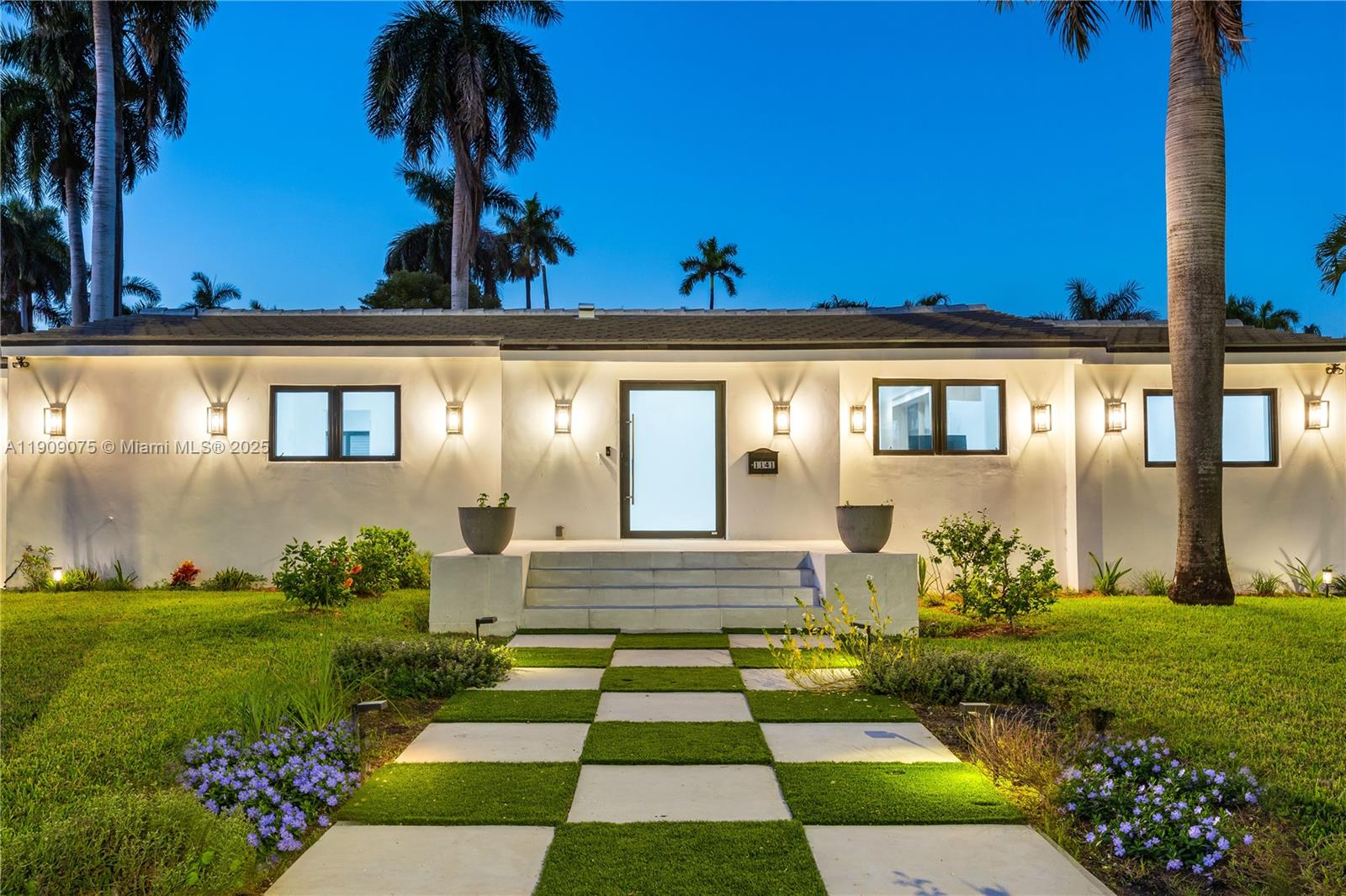 HOLLYWOOD LAKES SECTION - Residential Lease