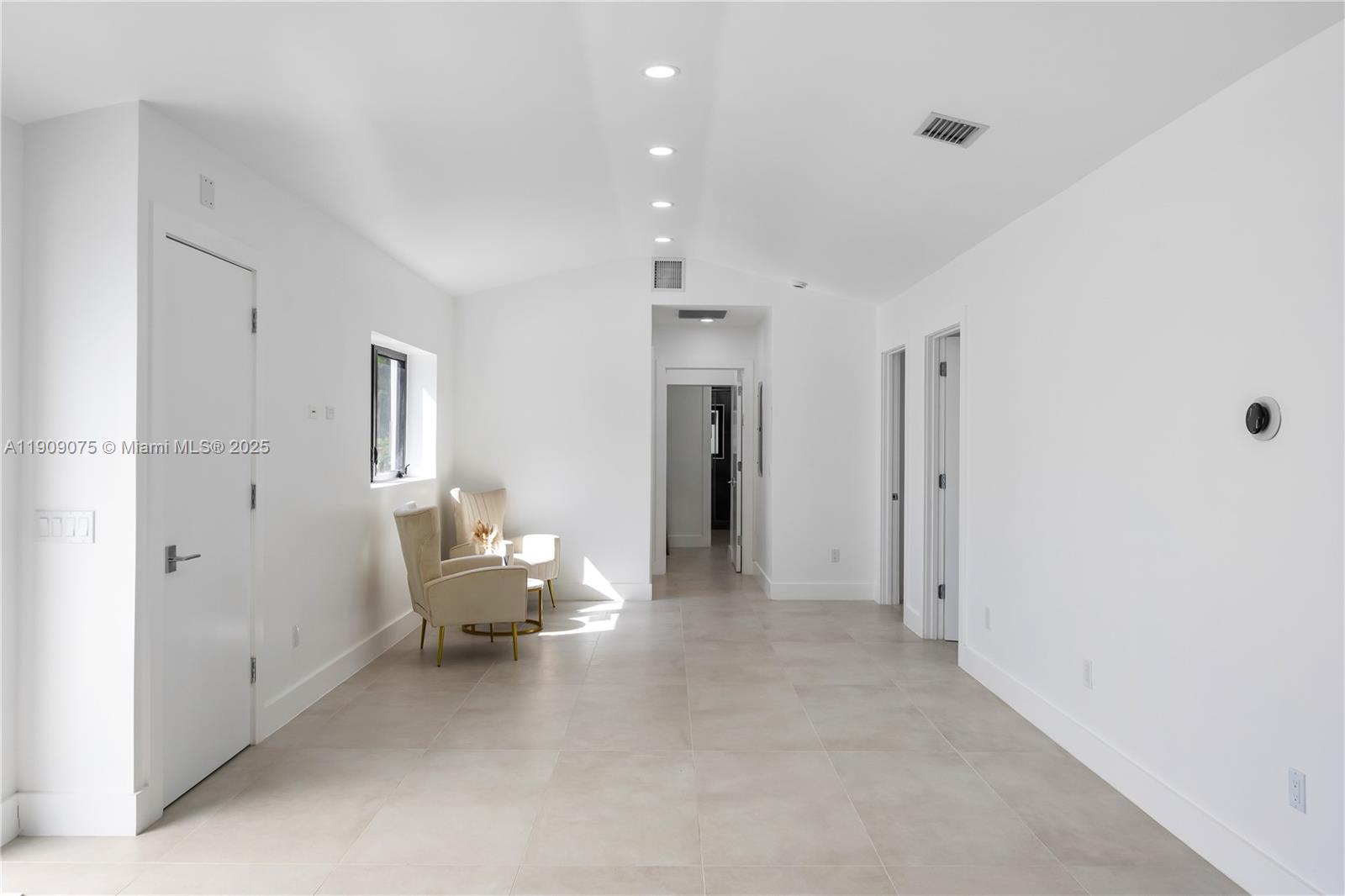 HOLLYWOOD LAKES SECTION - Residential Lease