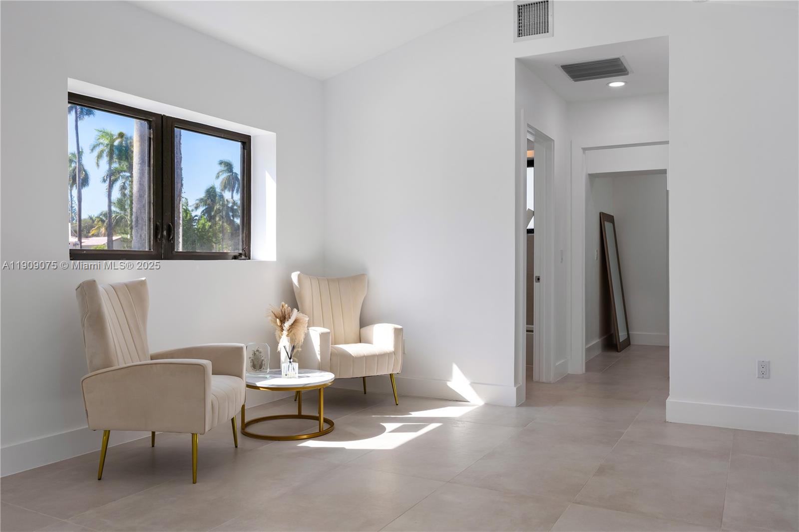 HOLLYWOOD LAKES SECTION - Residential Lease