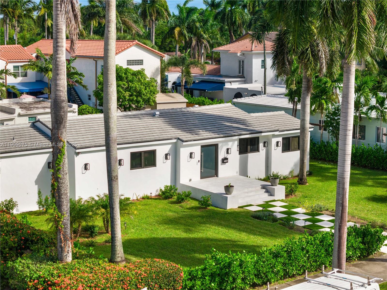 HOLLYWOOD LAKES SECTION - Residential Lease