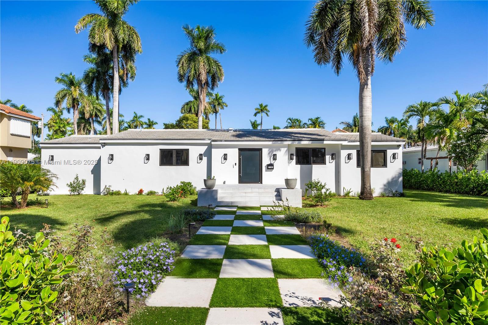 HOLLYWOOD LAKES SECTION - Residential Lease