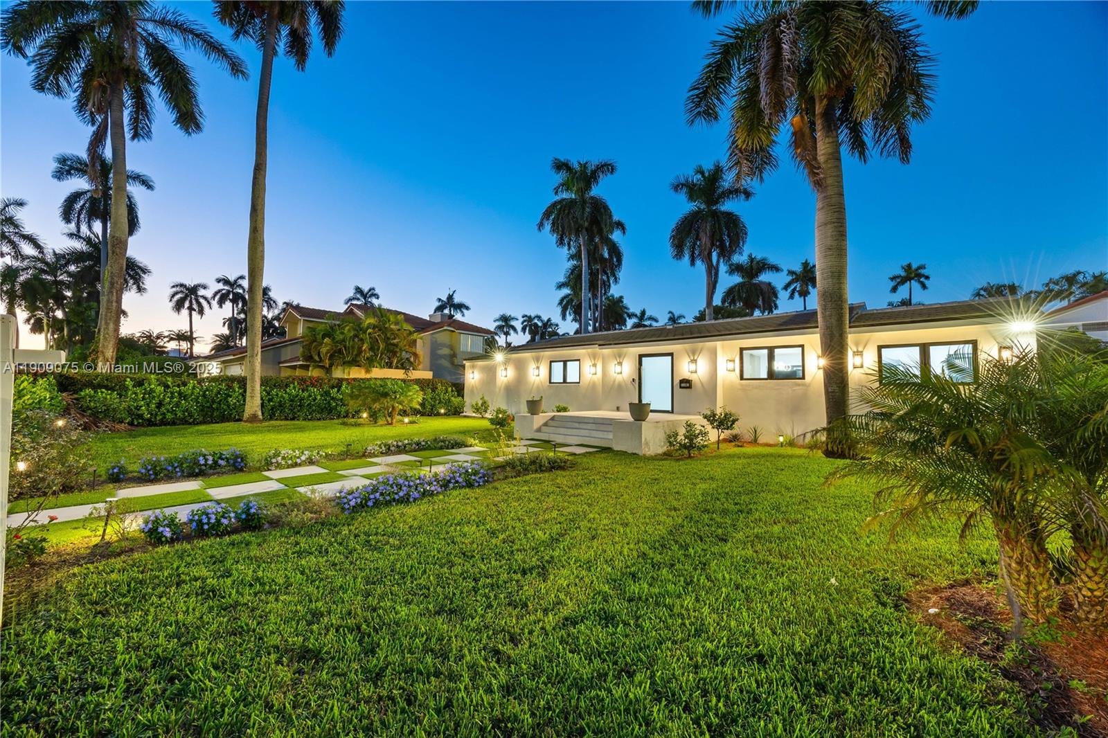 HOLLYWOOD LAKES SECTION - Residential Lease