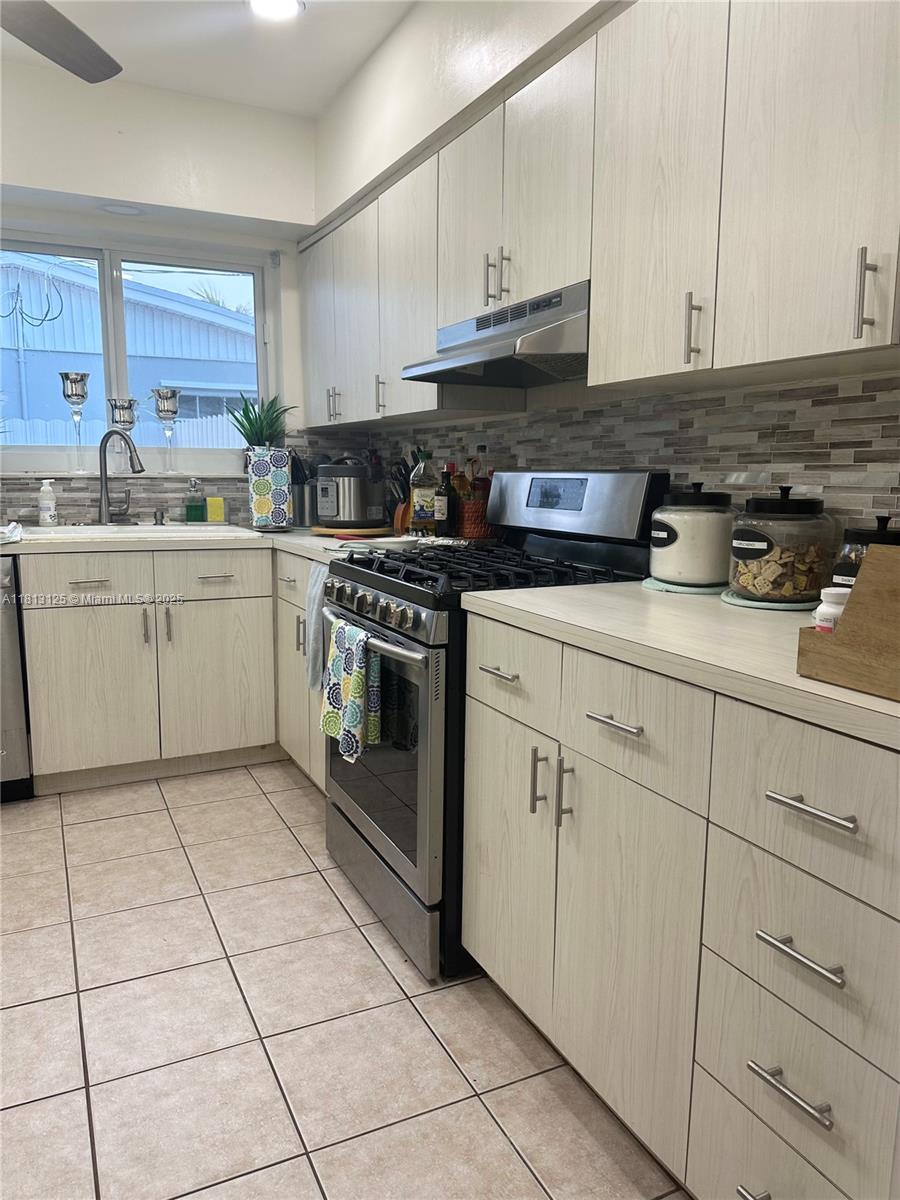 WHISPERING PINES EST SEC - Residential