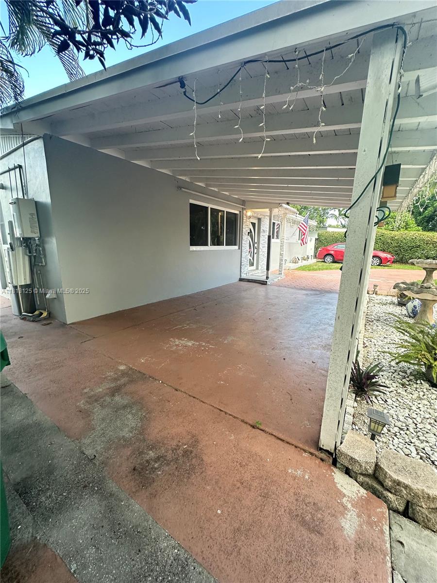 WHISPERING PINES EST SEC - Residential