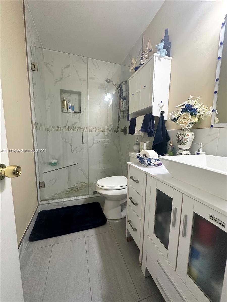WHISPERING PINES EST SEC - Residential