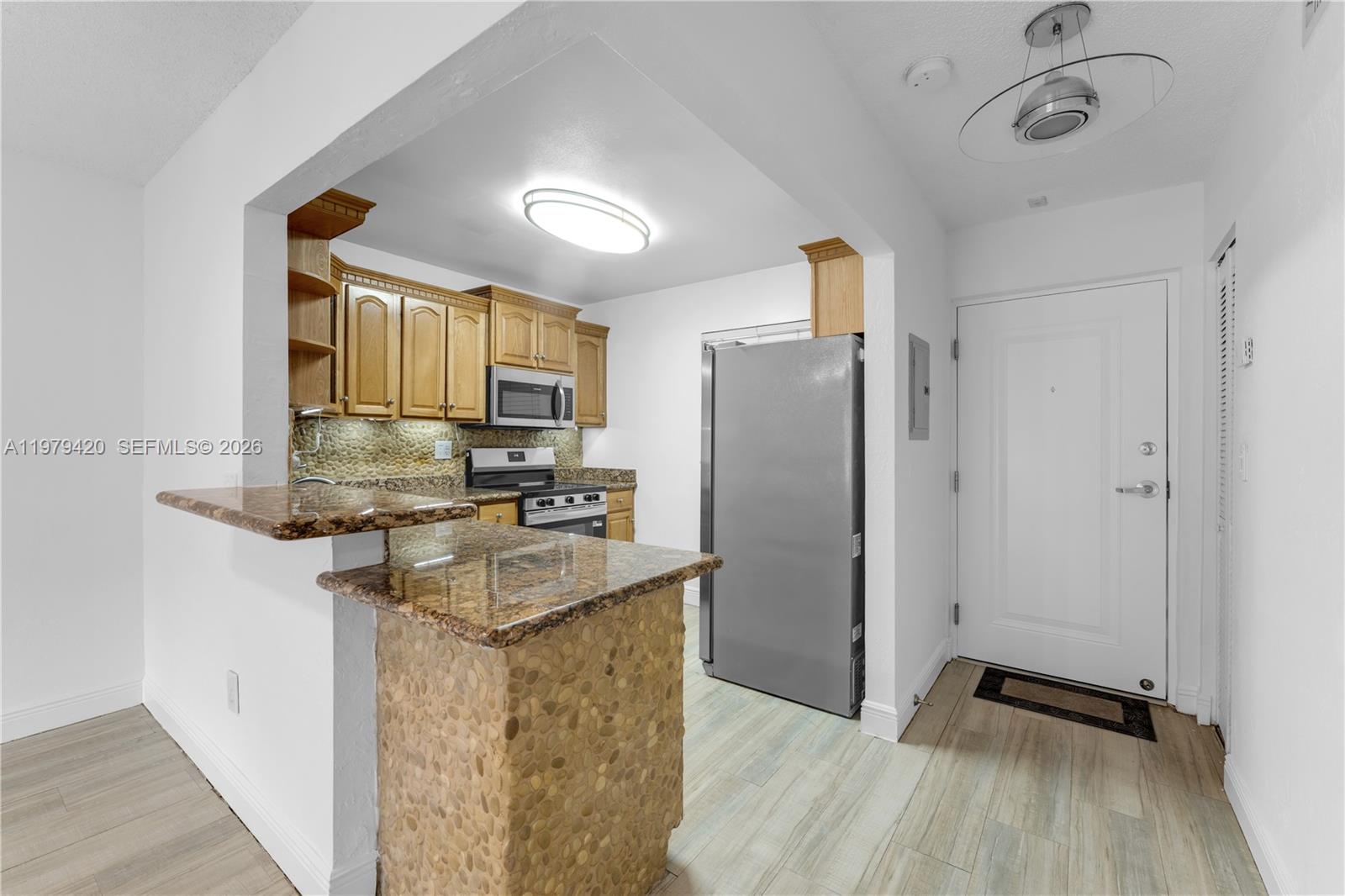 VILLAGE OF KINGS CREEK CO - Residential Lease