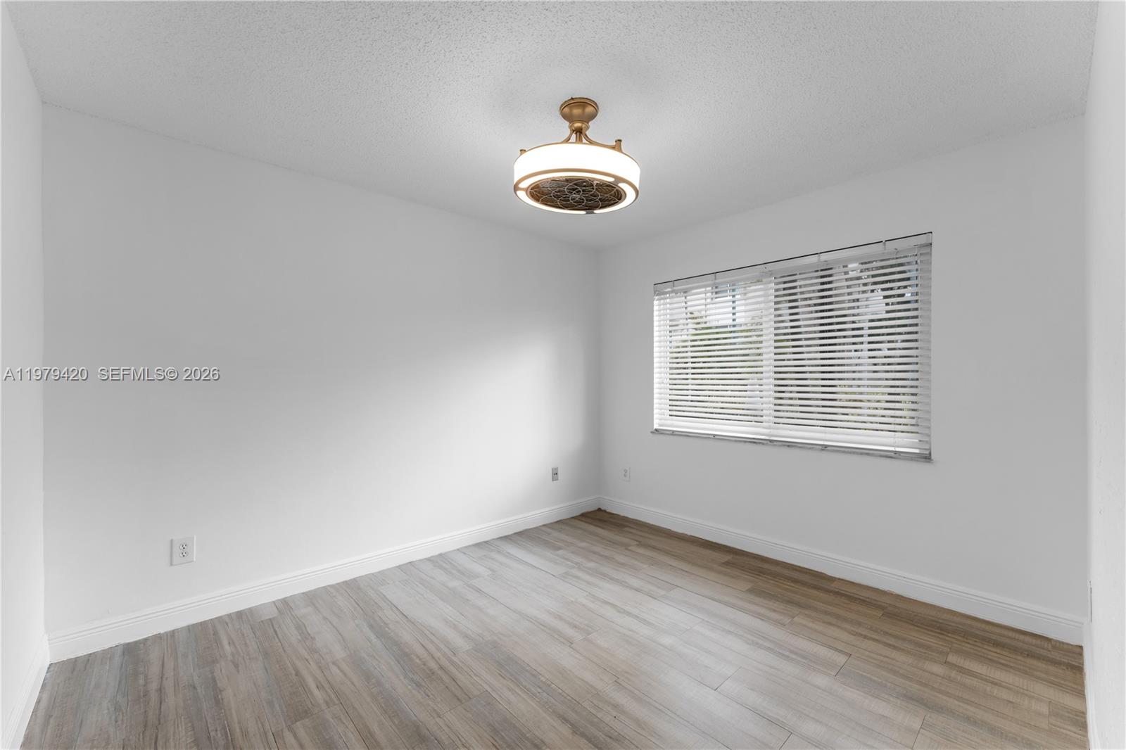 VILLAGE OF KINGS CREEK CO - Residential Lease