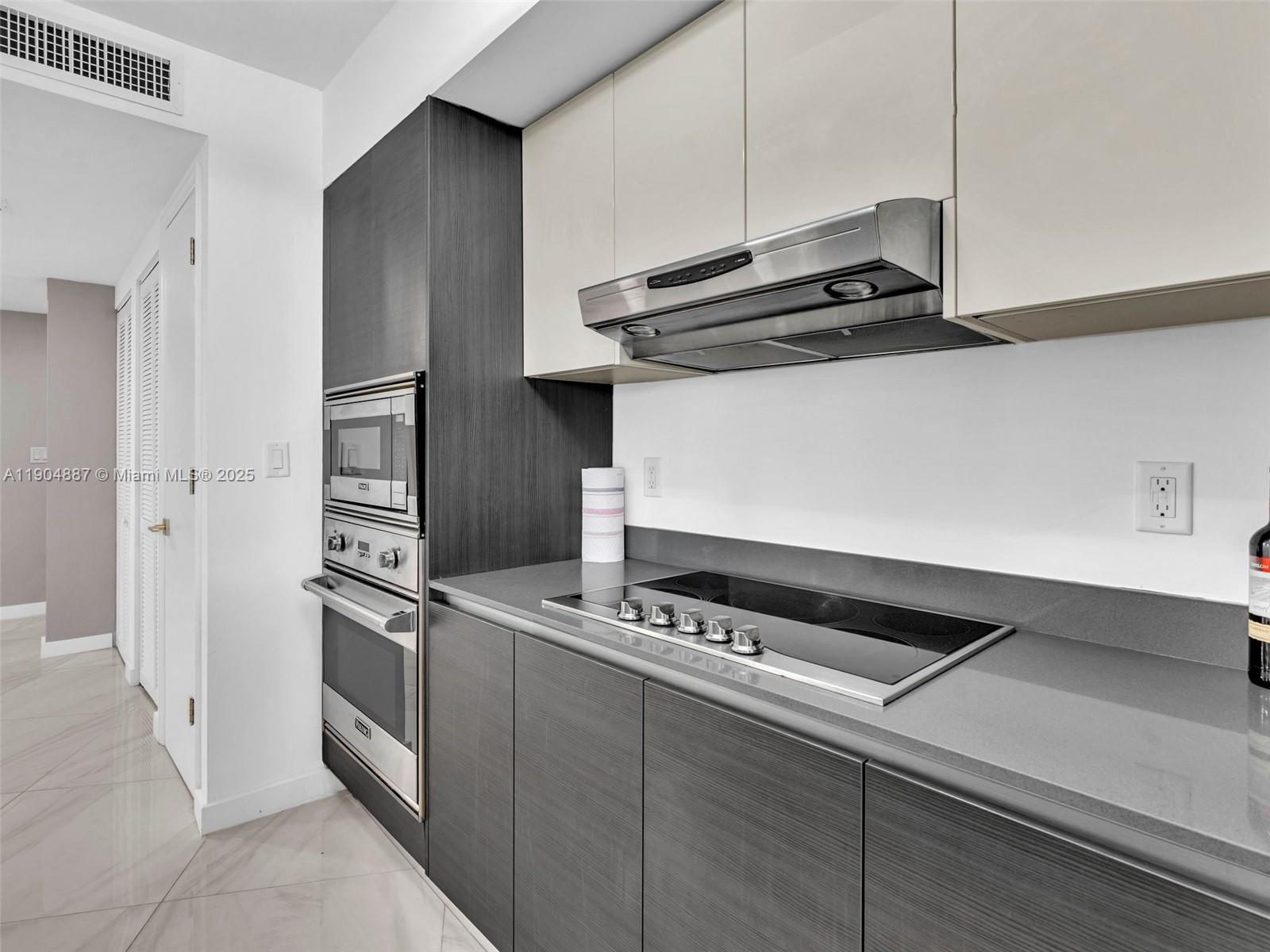 BAY HARBOUR ISLAND - Residential Lease