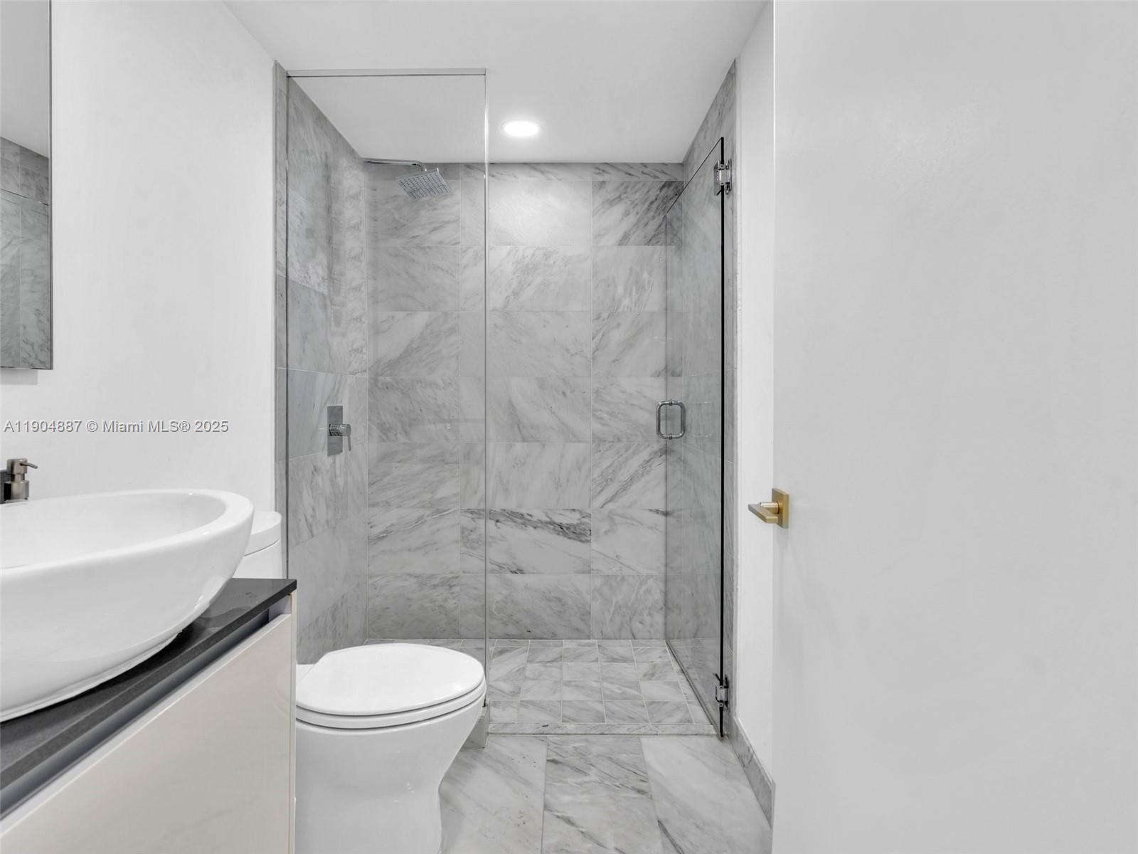 BAY HARBOUR ISLAND - Residential Lease