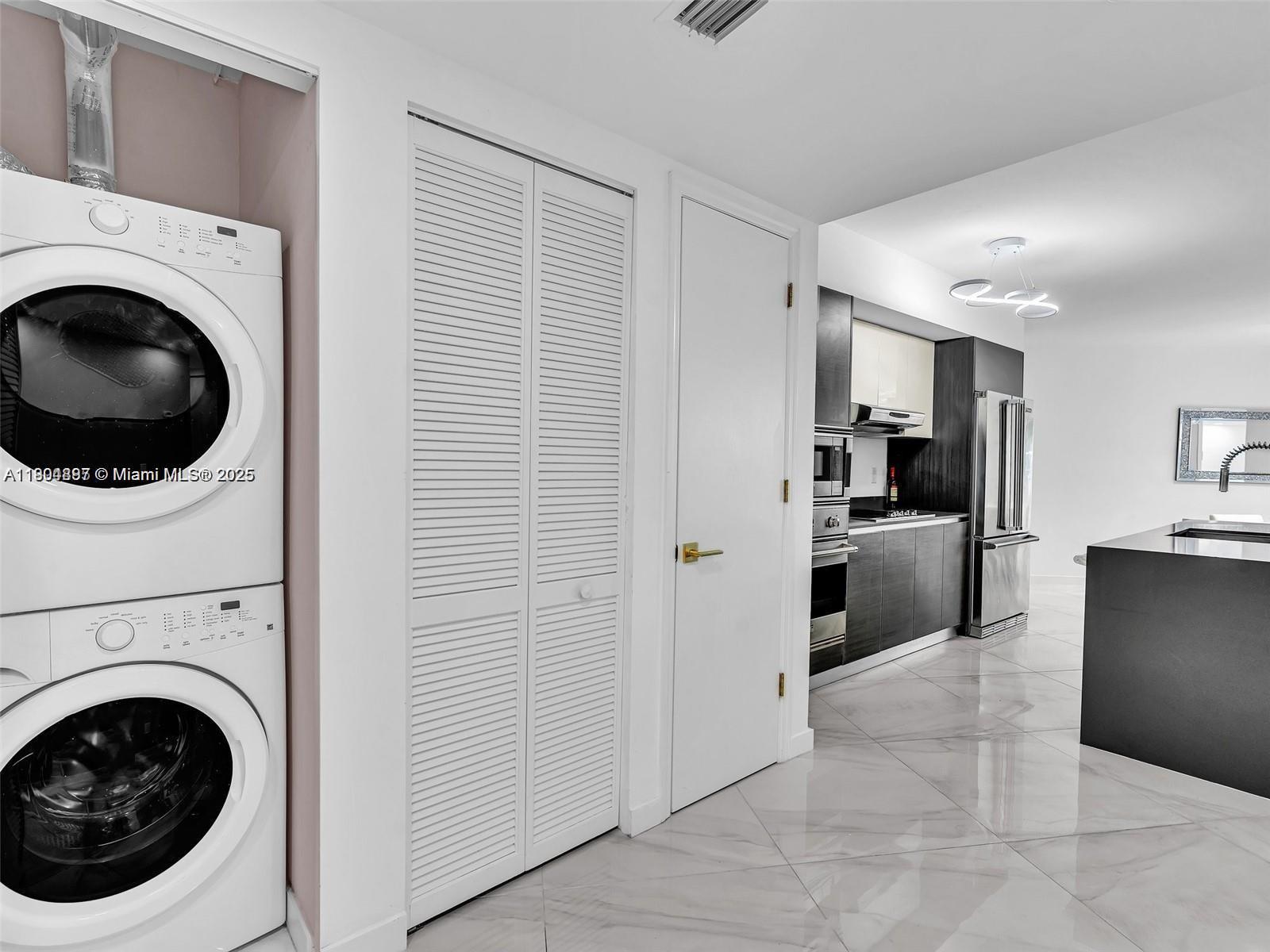 BAY HARBOUR ISLAND - Residential Lease