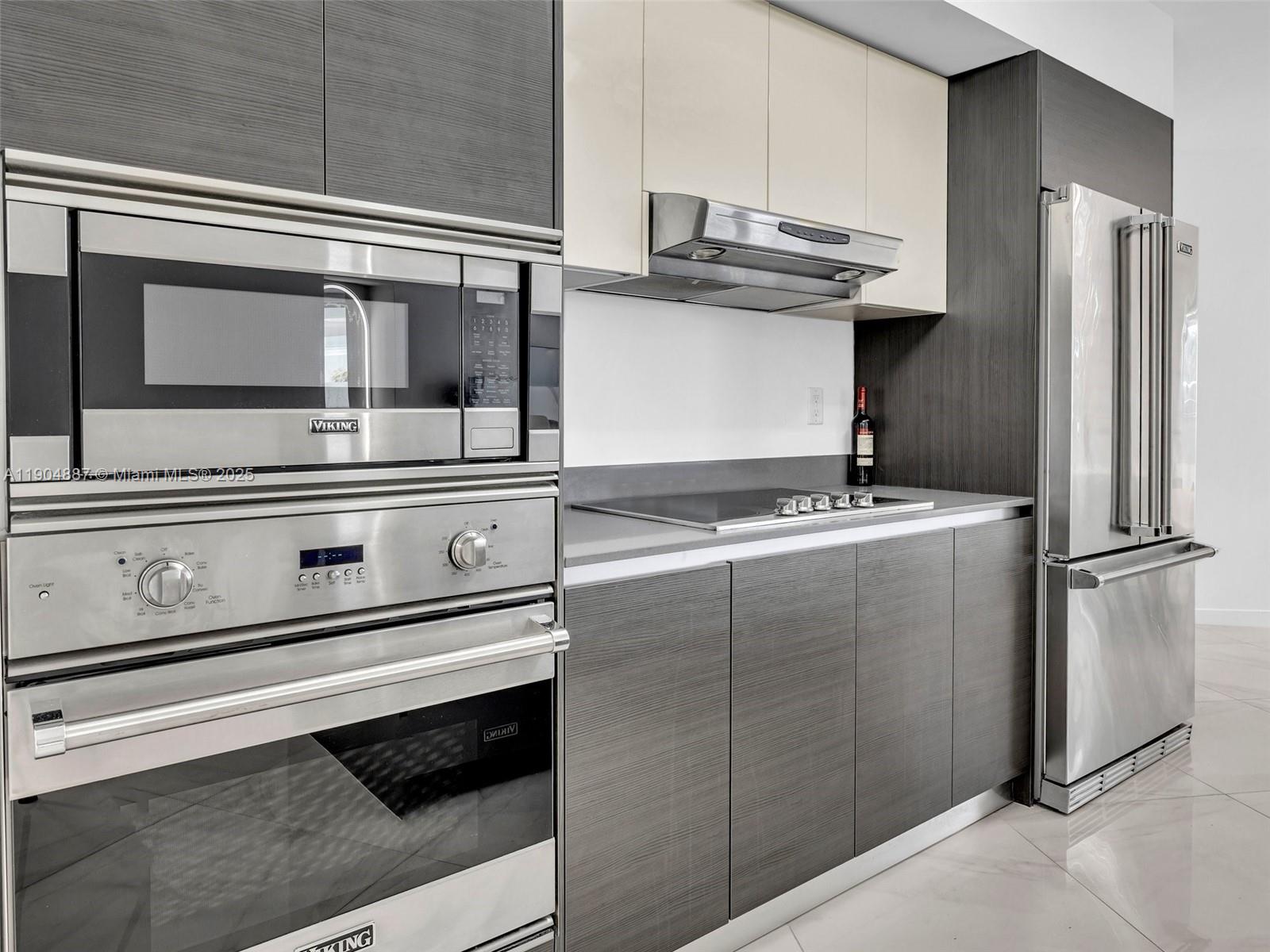 BAY HARBOUR ISLAND - Residential Lease