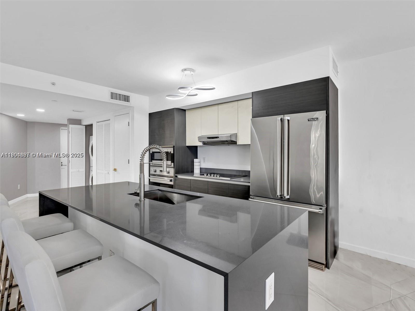 BAY HARBOUR ISLAND - Residential Lease