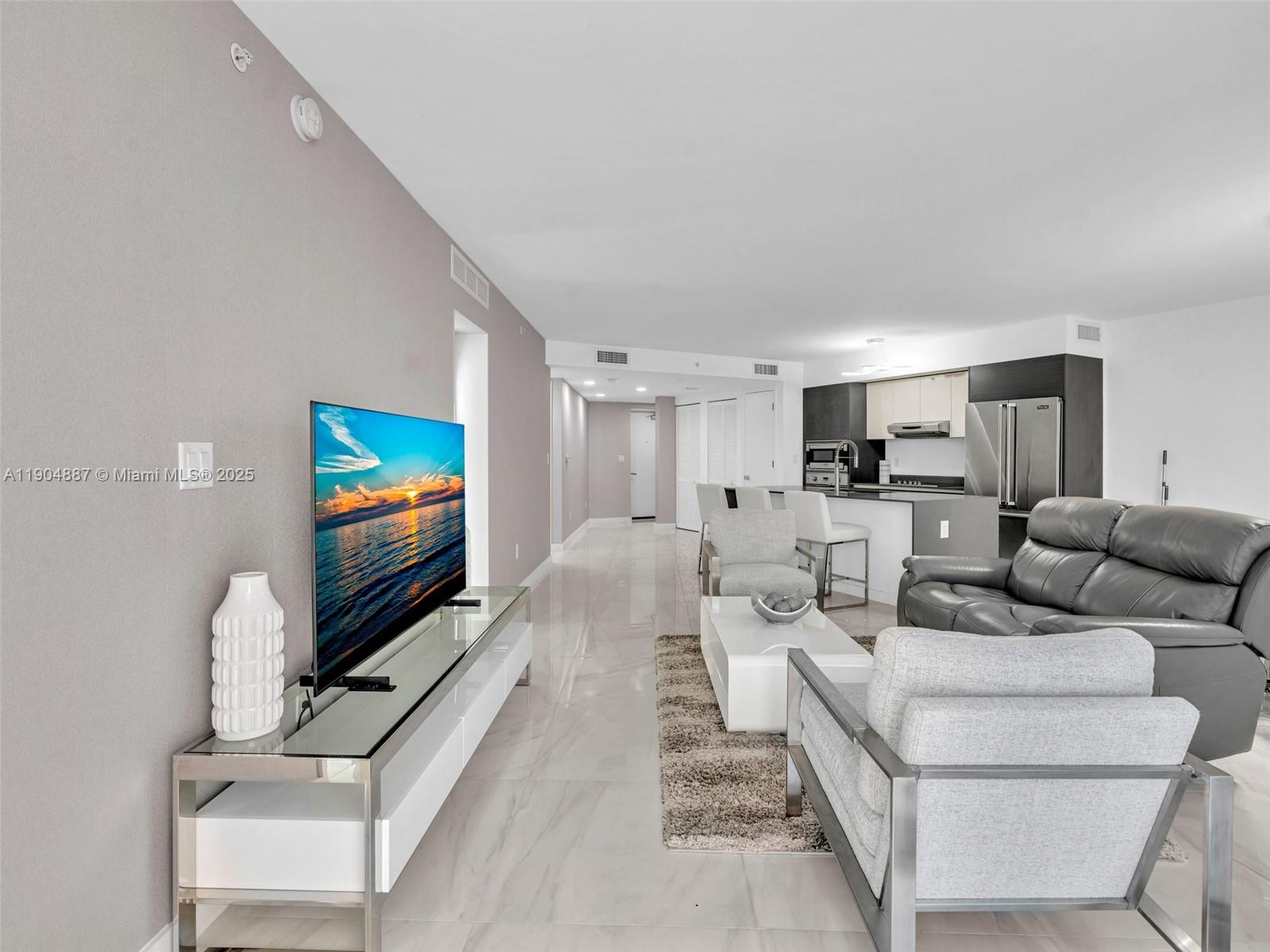 BAY HARBOUR ISLAND - Residential Lease