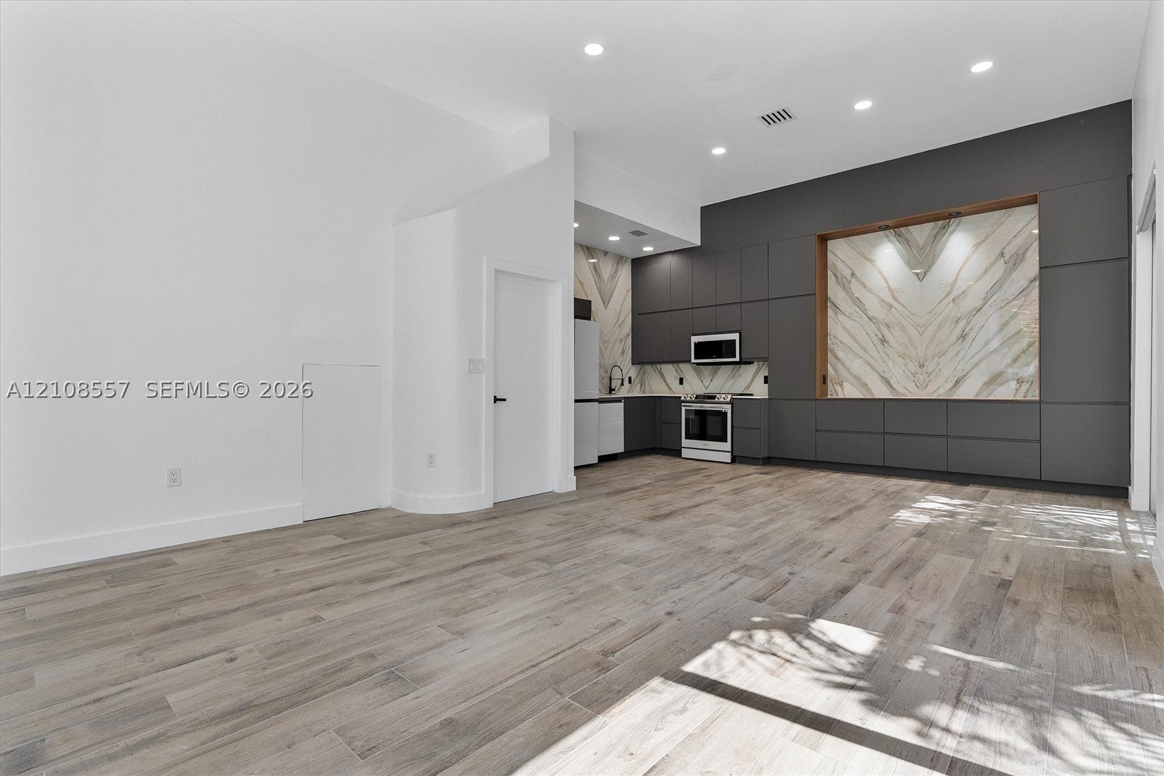 361 Jefferson Ave 1