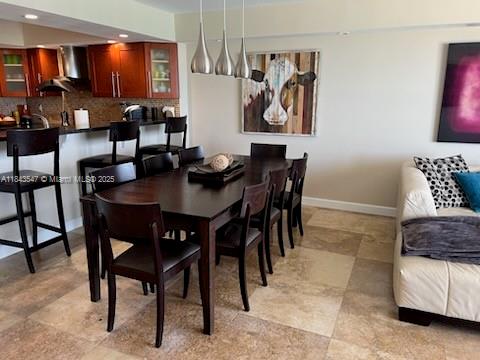 5701 Collins Ave 302