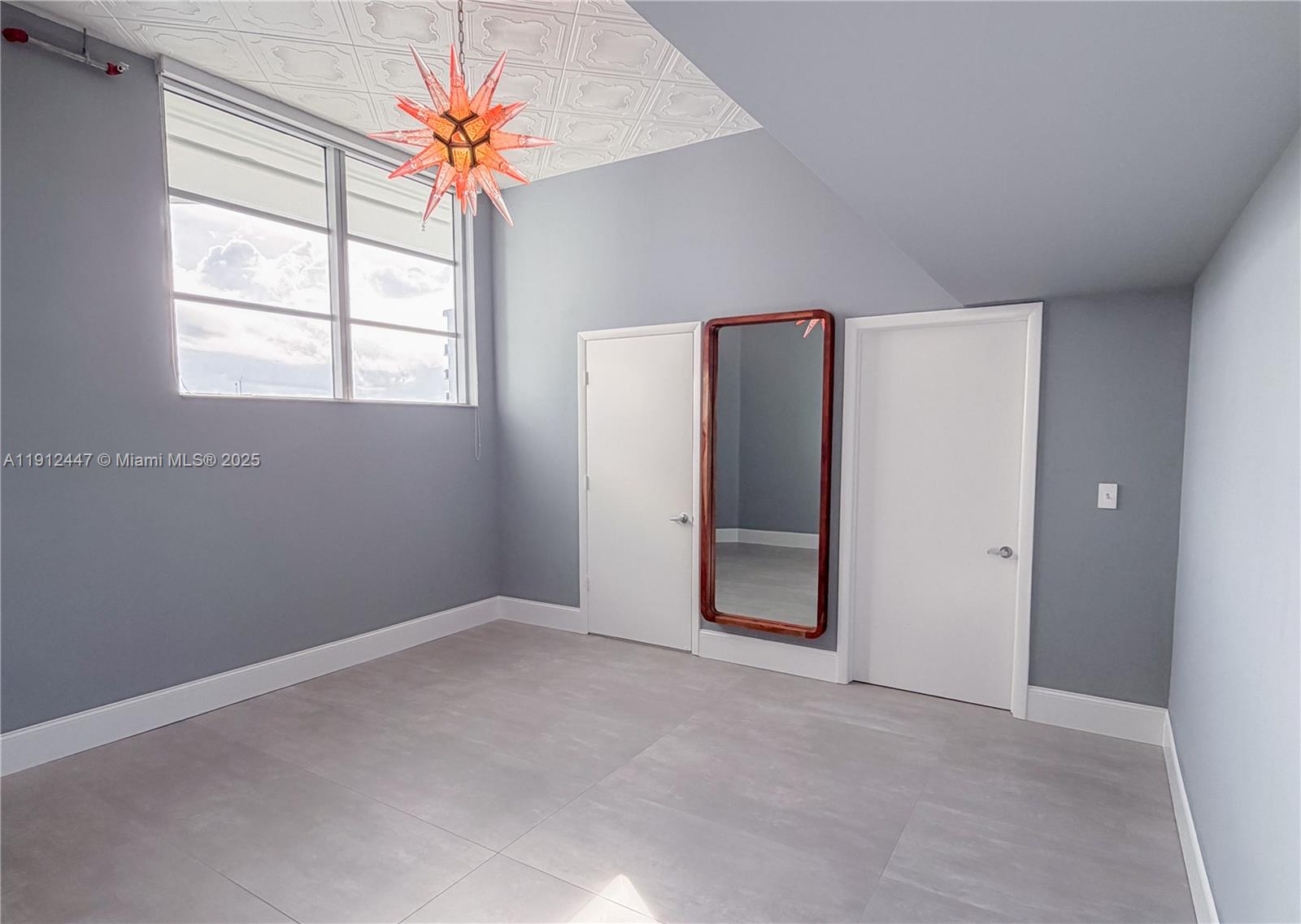 SPACE 01 CONDO - Residential Lease