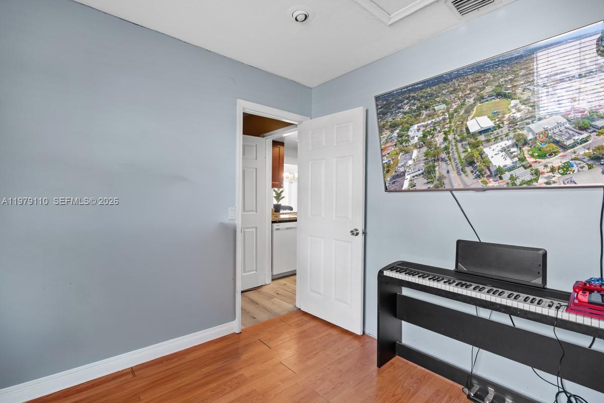 SUNRISE GOLF VILLAGE THIR - Residential