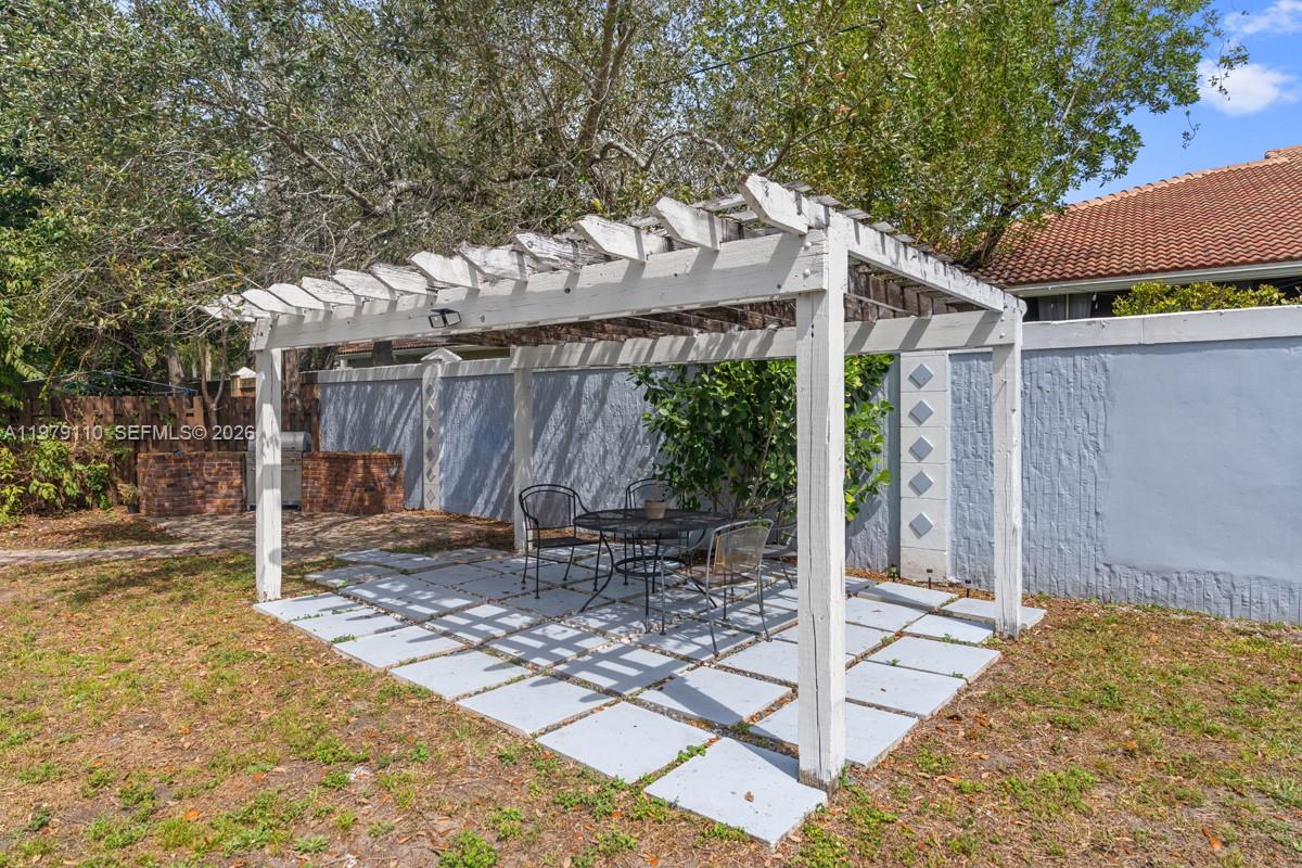 SUNRISE GOLF VILLAGE THIR - Residential