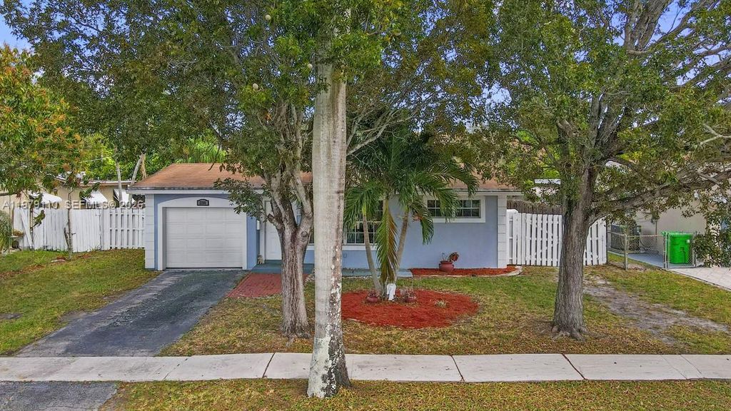 Photo of 2286 NW 81st Ave, Sunrise, FL 33322 (MLS # A11979110)