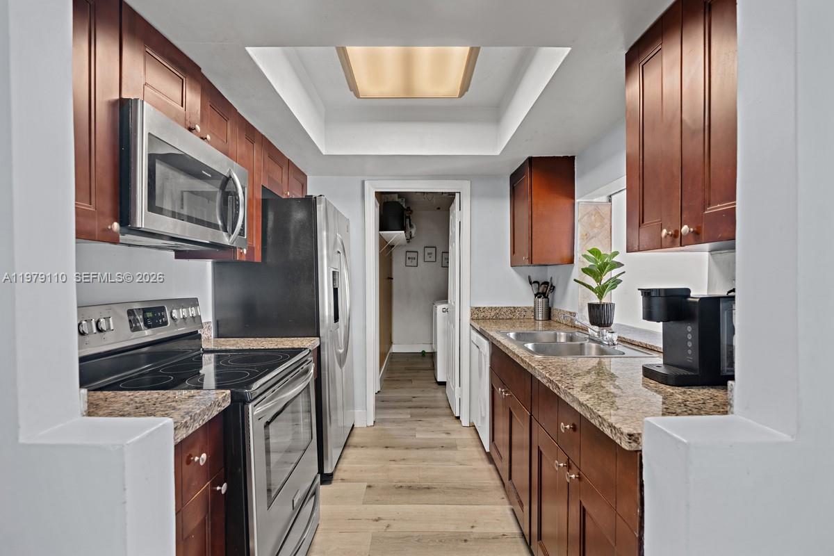 SUNRISE GOLF VILLAGE THIR - Residential