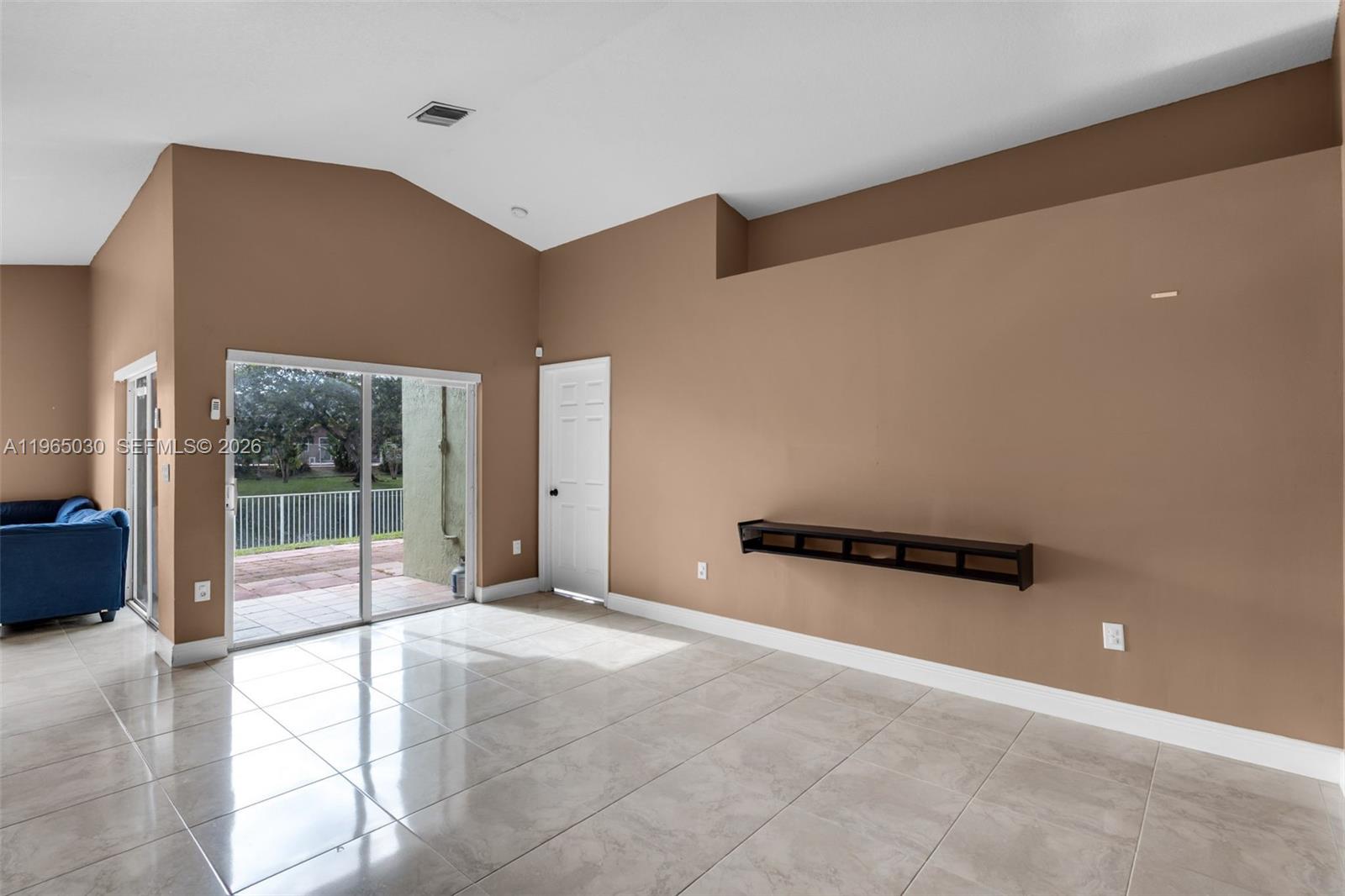 GROVE COMMERCIAL CENTER - Residential