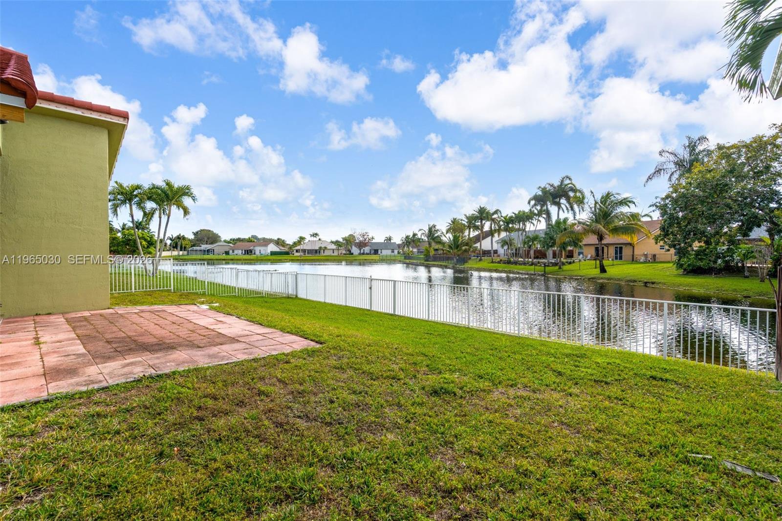 GROVE COMMERCIAL CENTER - Residential