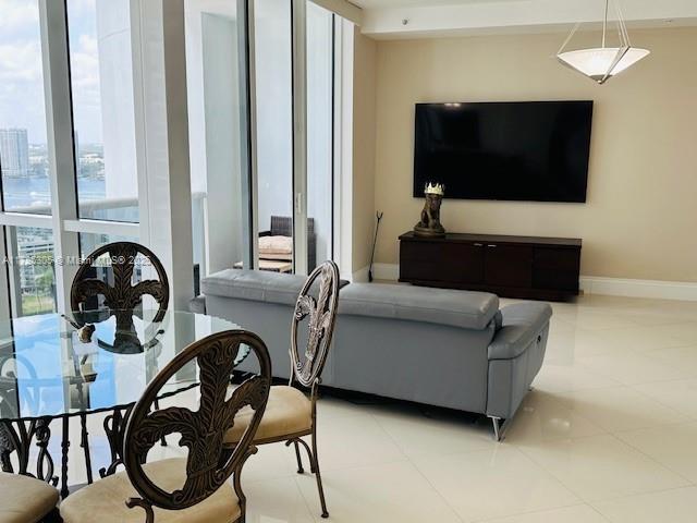 18201 Collins Ave 3407