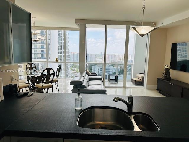 TRUMP ROYALE CONDO - Residential