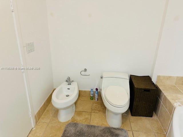 TRUMP ROYALE CONDO - Residential