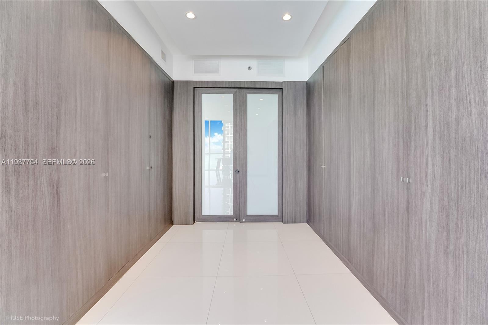 TDR TOWER II CONDO - Residential