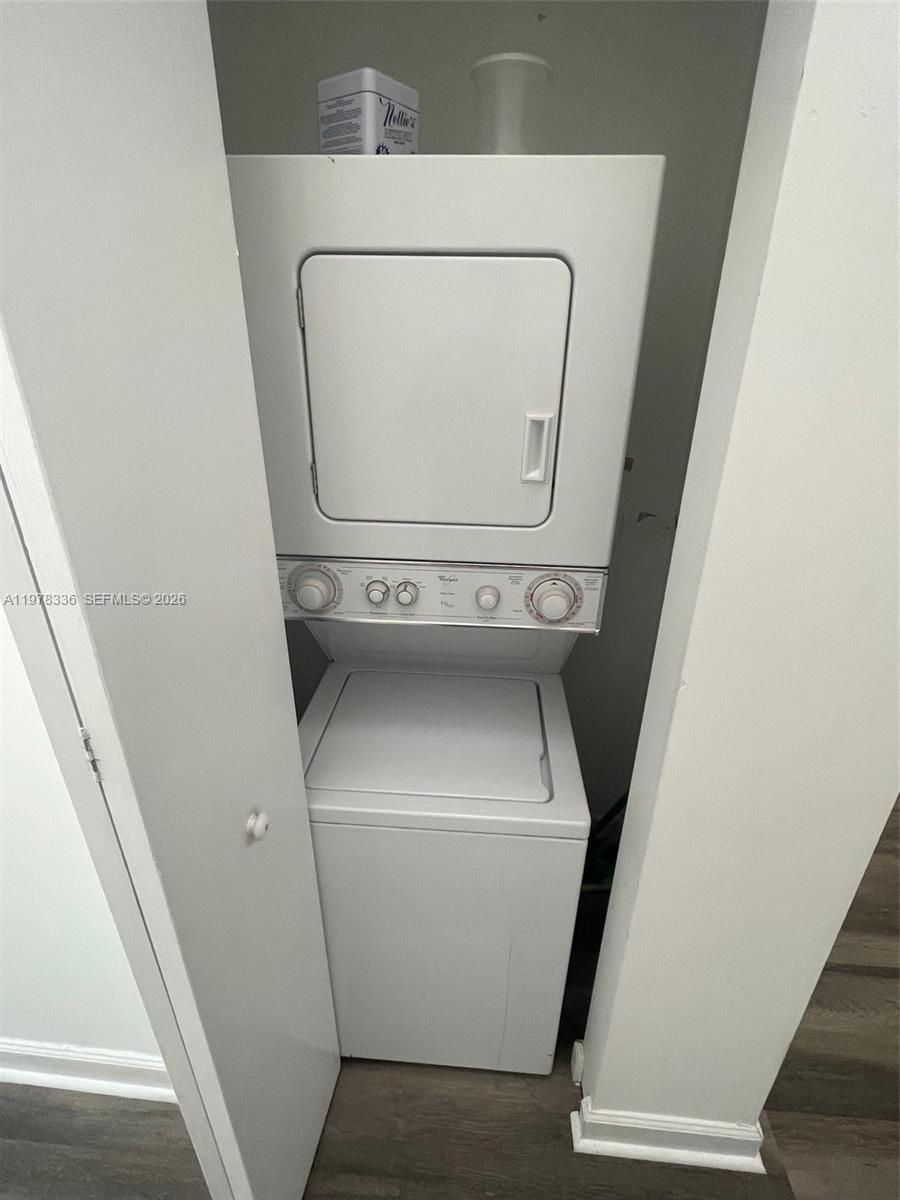 EDGEWATER LOFTS CONDO - Residential Lease